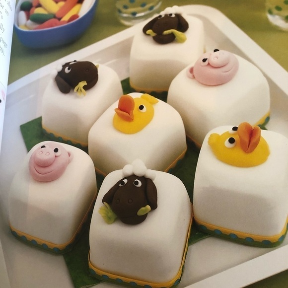 Party Cakes Treats For Special Occasions Cookbook Collectors Treats Hardcover - Picture 3 of 8